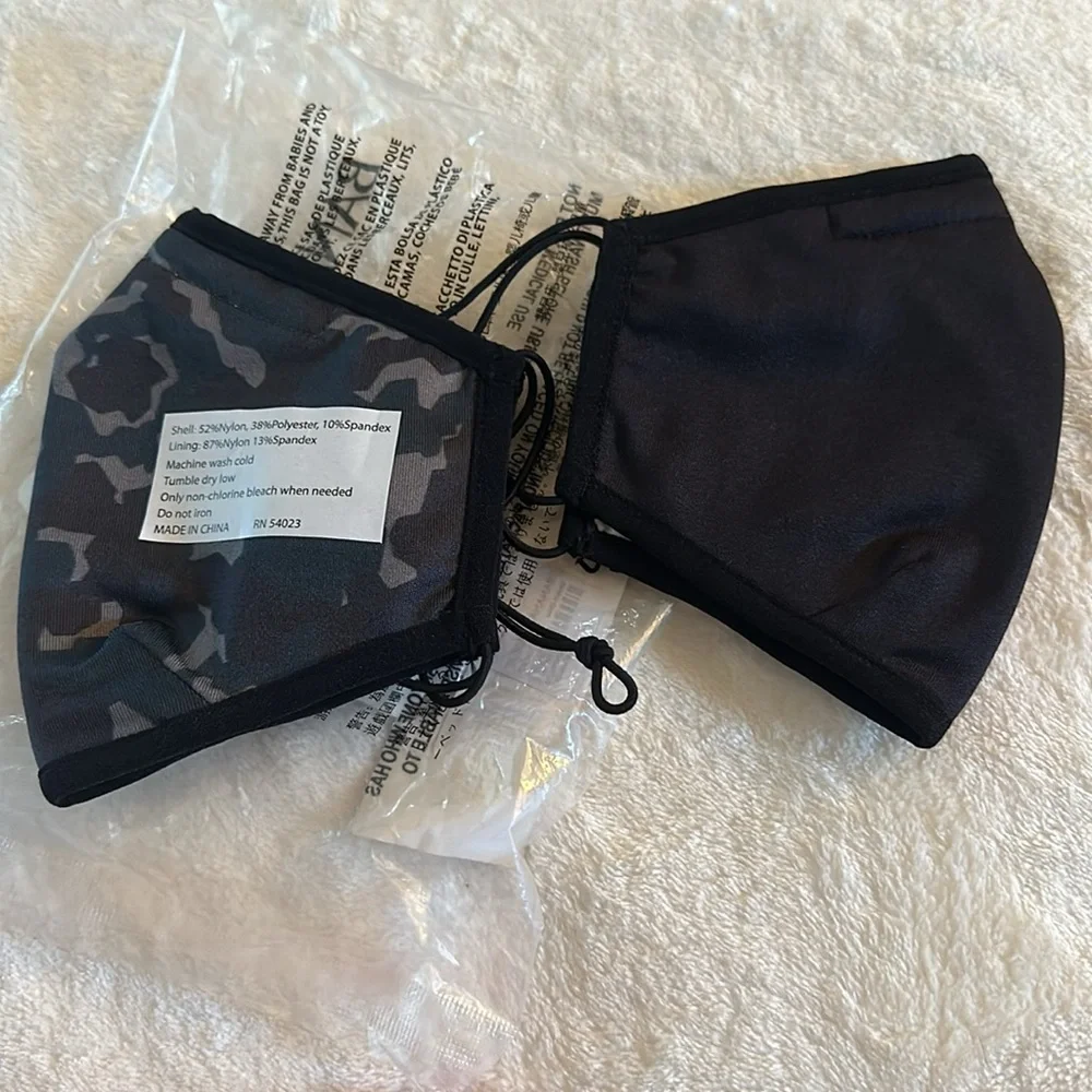 Set of 2 adult face masks banana republic