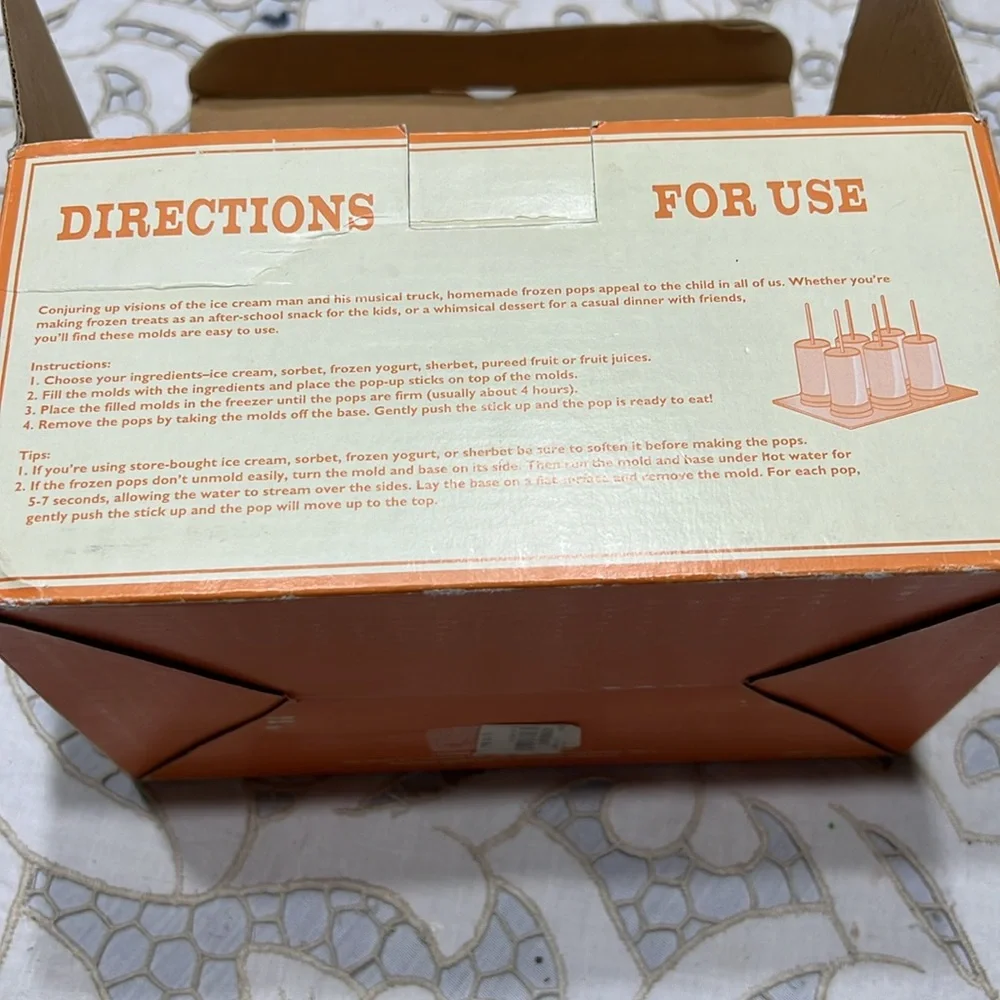 Williams Sonoma Pop-Up Molds - Orange