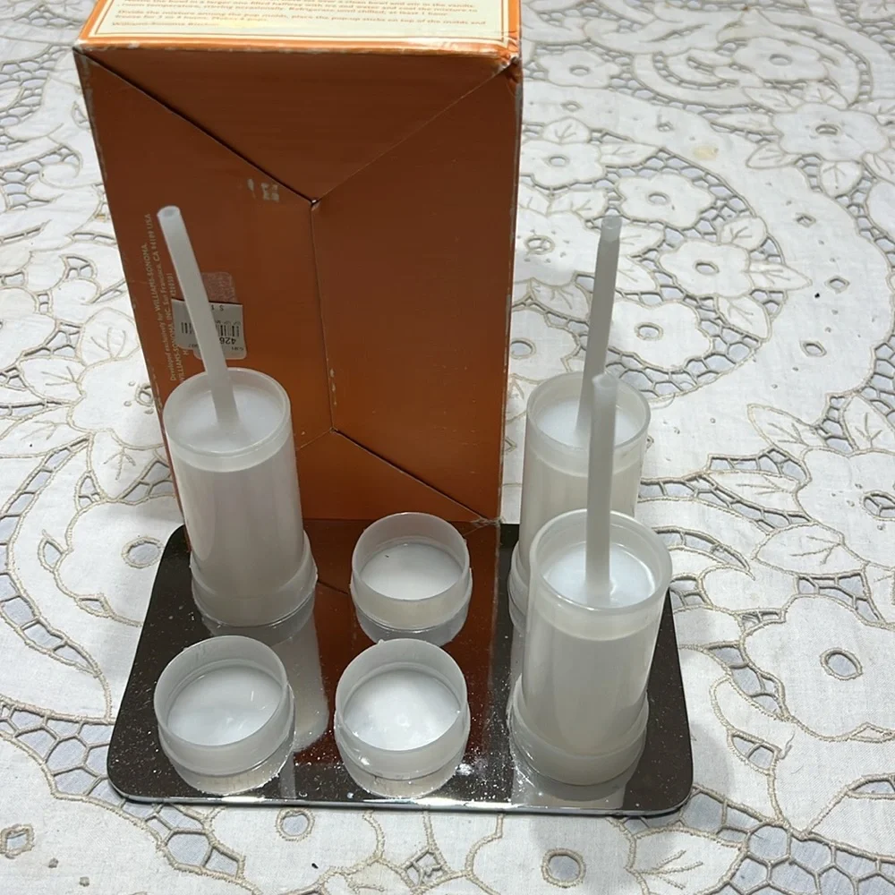 Williams Sonoma Pop-Up Molds - Orange