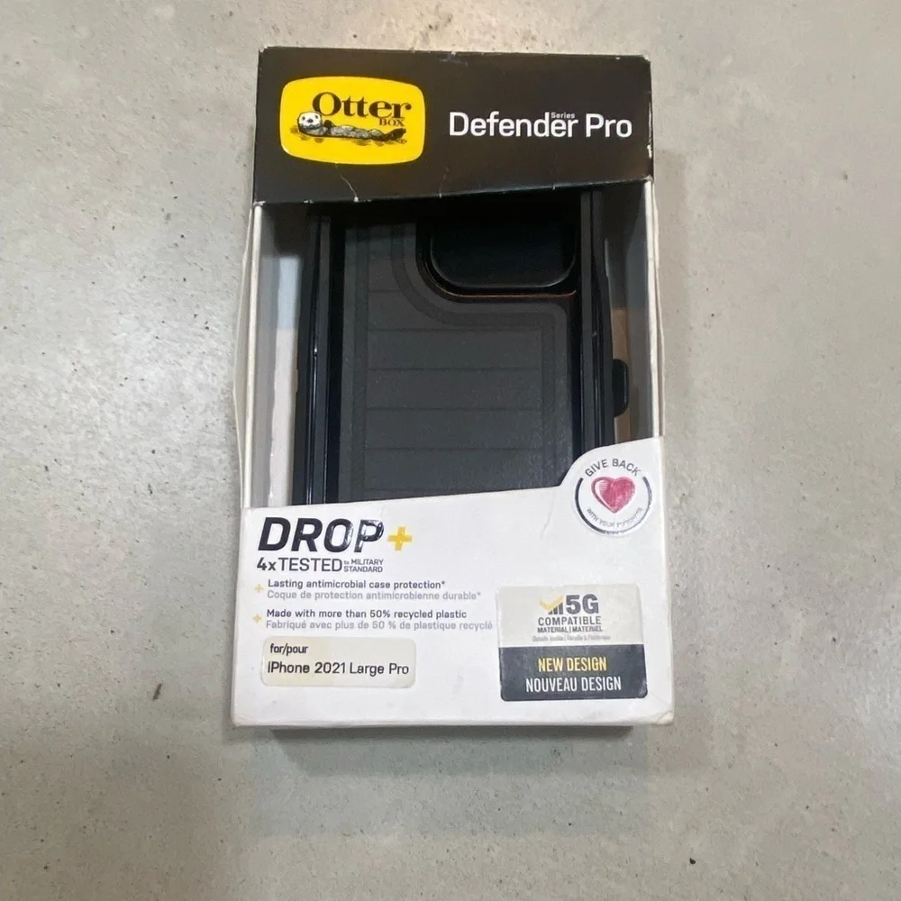 Otter Box Defender Pro NEW IN BOX phone protector case iPhone 2021 large pro