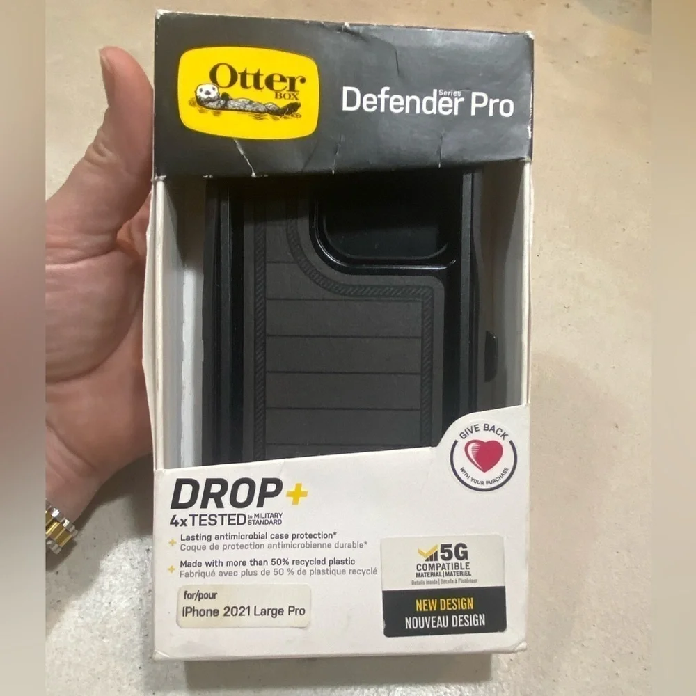 Otter Box Defender Pro NEW IN BOX phone protector case iPhone 2021 large pro