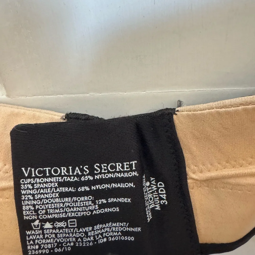 Victoria’s Secret black BioFit multi way‎ strapless bra size 34DD