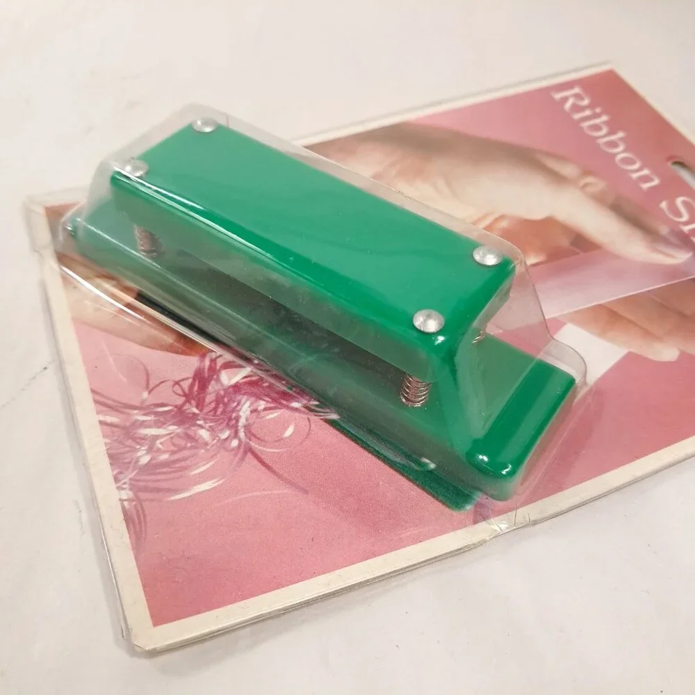 Vintage Ribbon Magic Shredder & Curler green gift wrap‎ tool holiday birthday