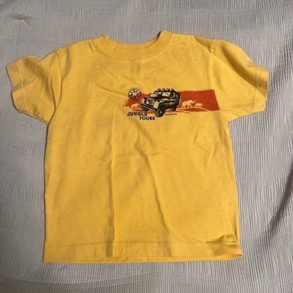 Jungle tour yellow short sleeve shirt‎ size 5