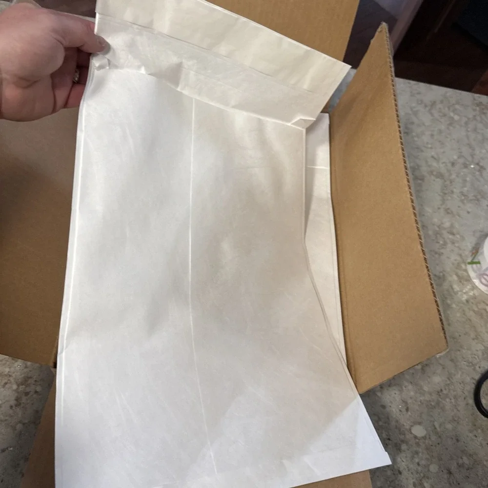 Survivor Tyvek Expansion Mailer 12 x 16 x 2 White 18lb 100 Per Case