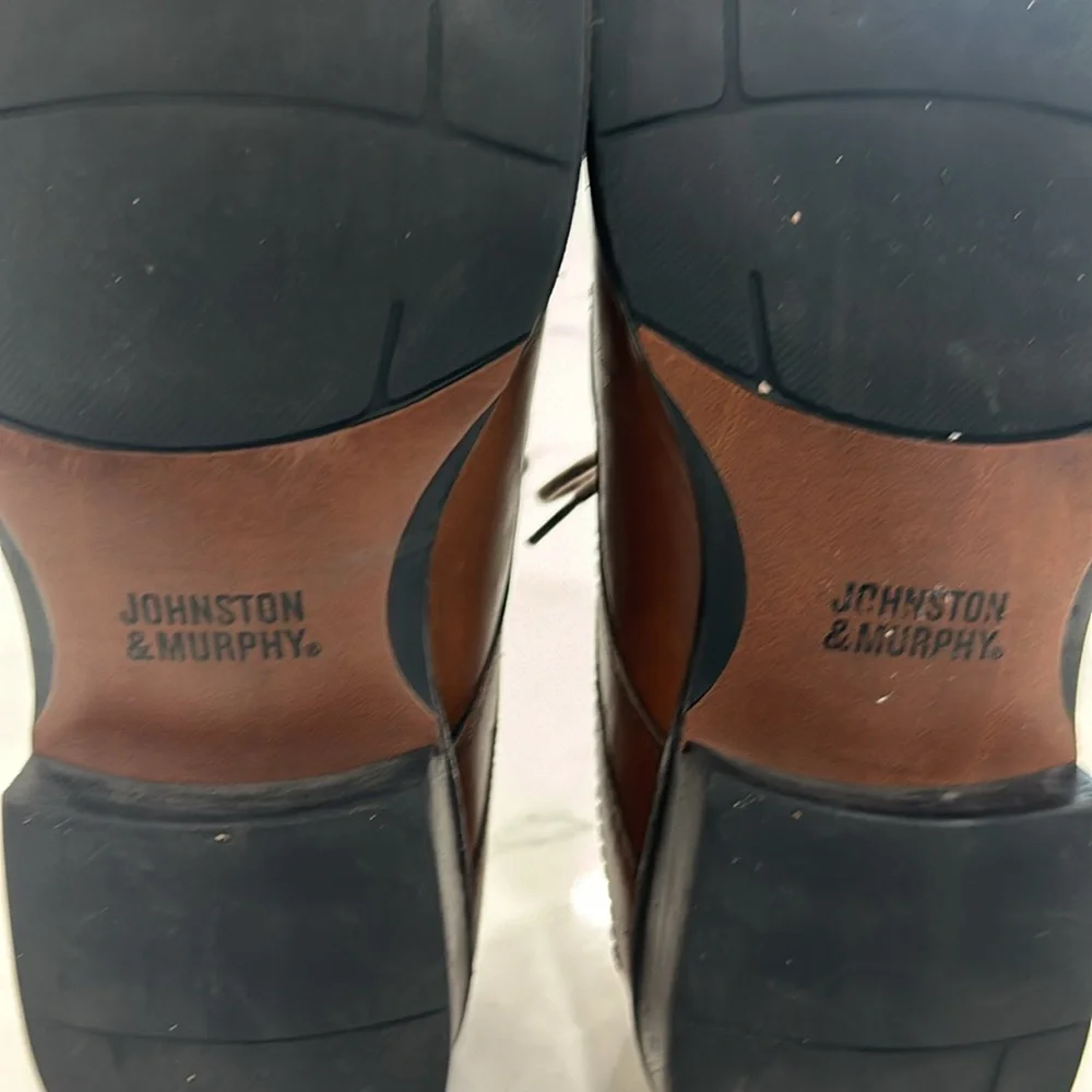 Johnston & Murphy Brown Sheepskin Dress Shoes.‎ Size 9M
