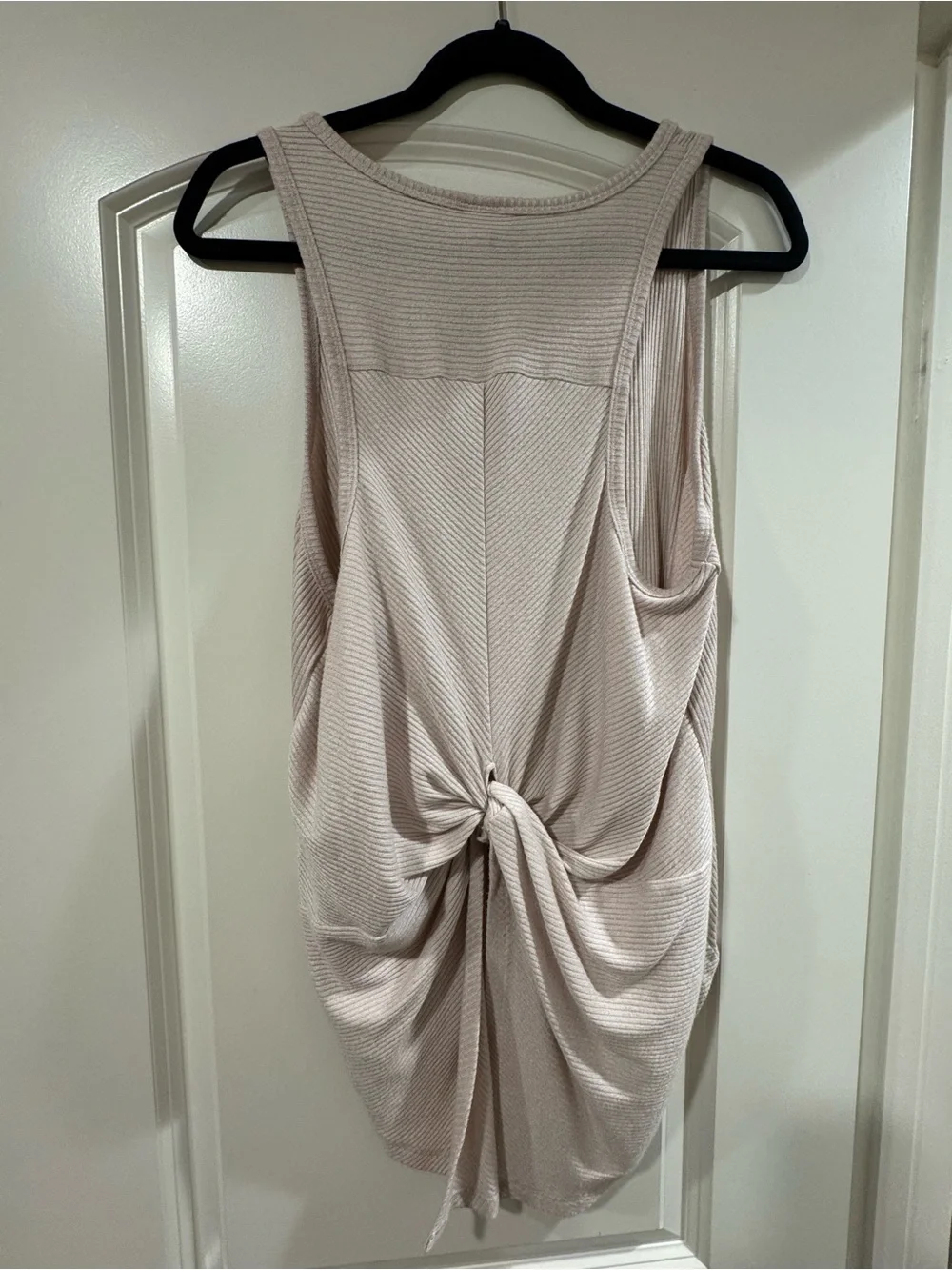 Effortlessly Chic Ribbed Twist-Back Tank - Soft & Versatile XL
