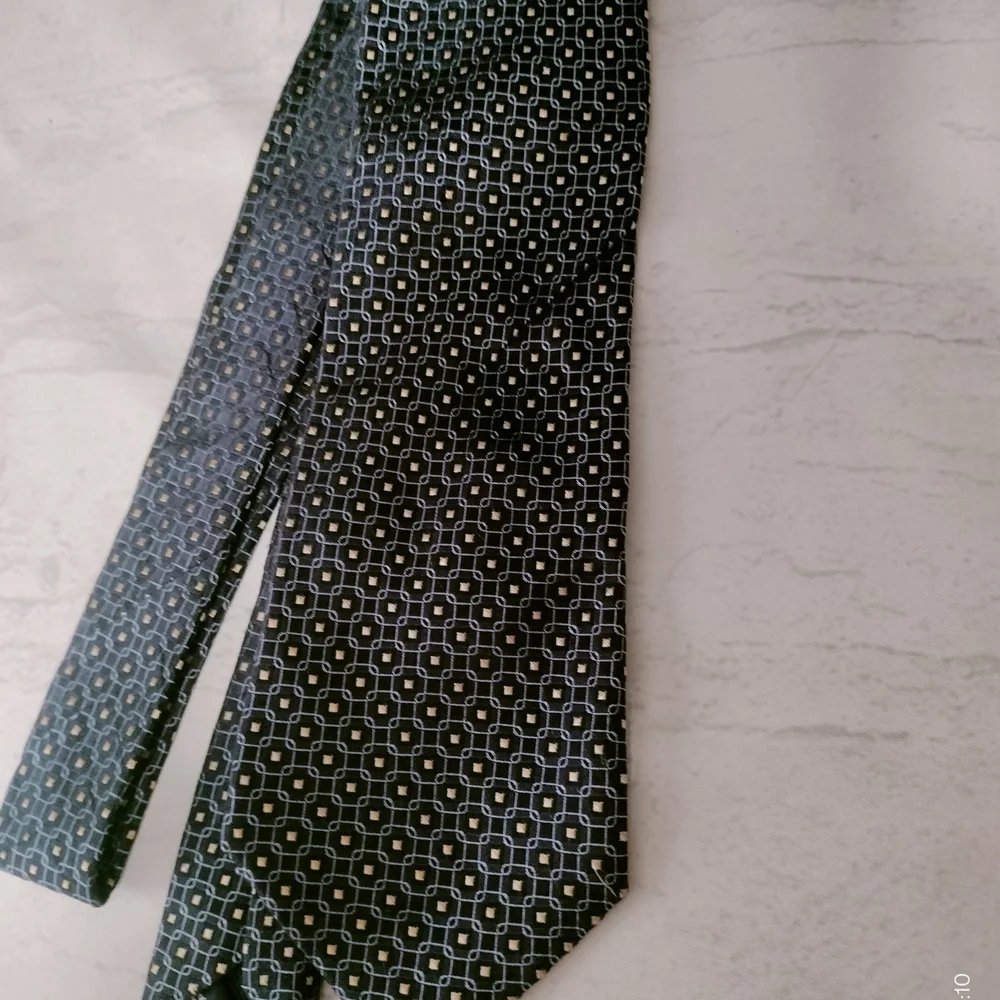 Daniel Cremieux Black and White Patterned Tie