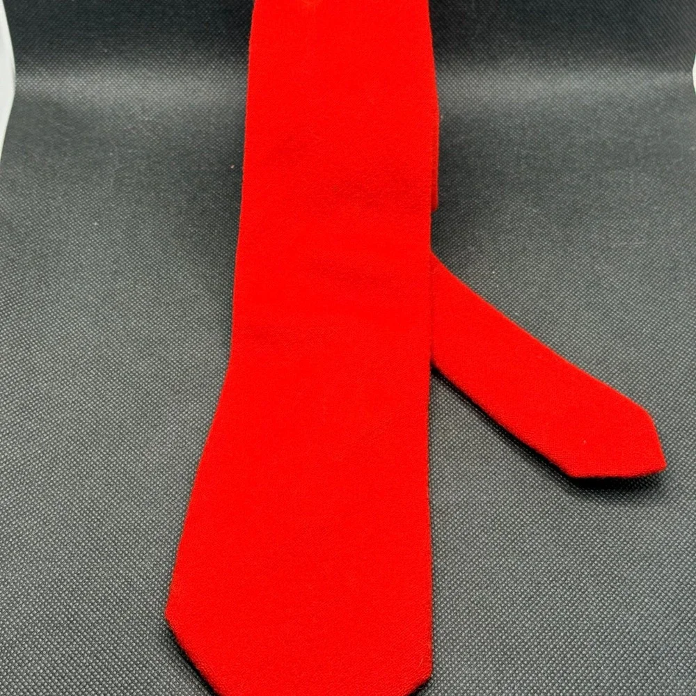 Vintage 1960s Pendleton Solid Red Wool Flannel Tie 3.5