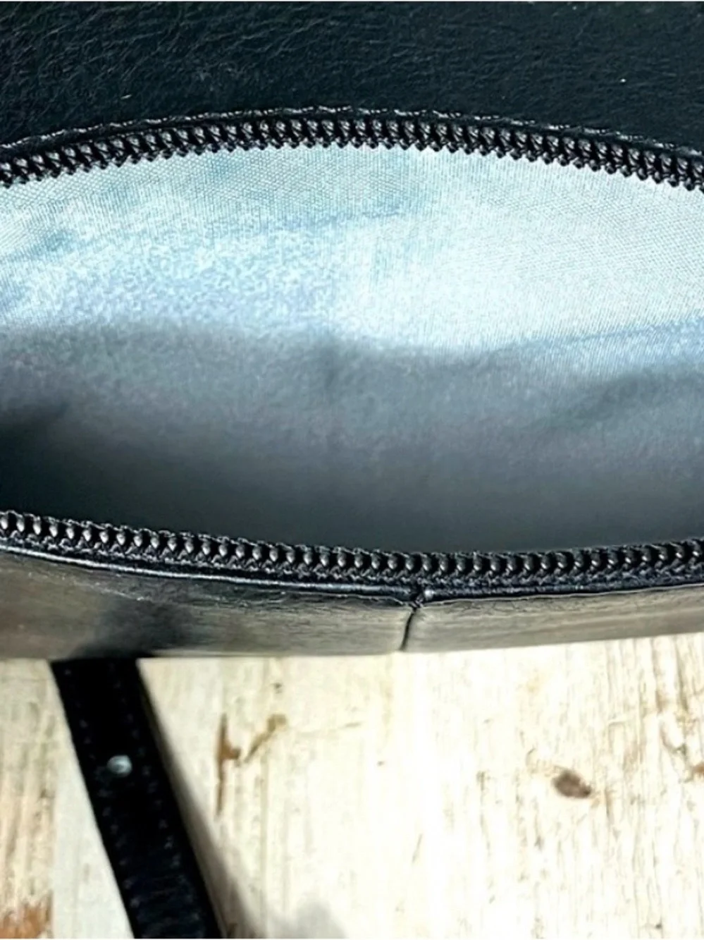Piel Men's Black Leather Padded iPad Tablet Messenger Bag Crossbody Tech Case