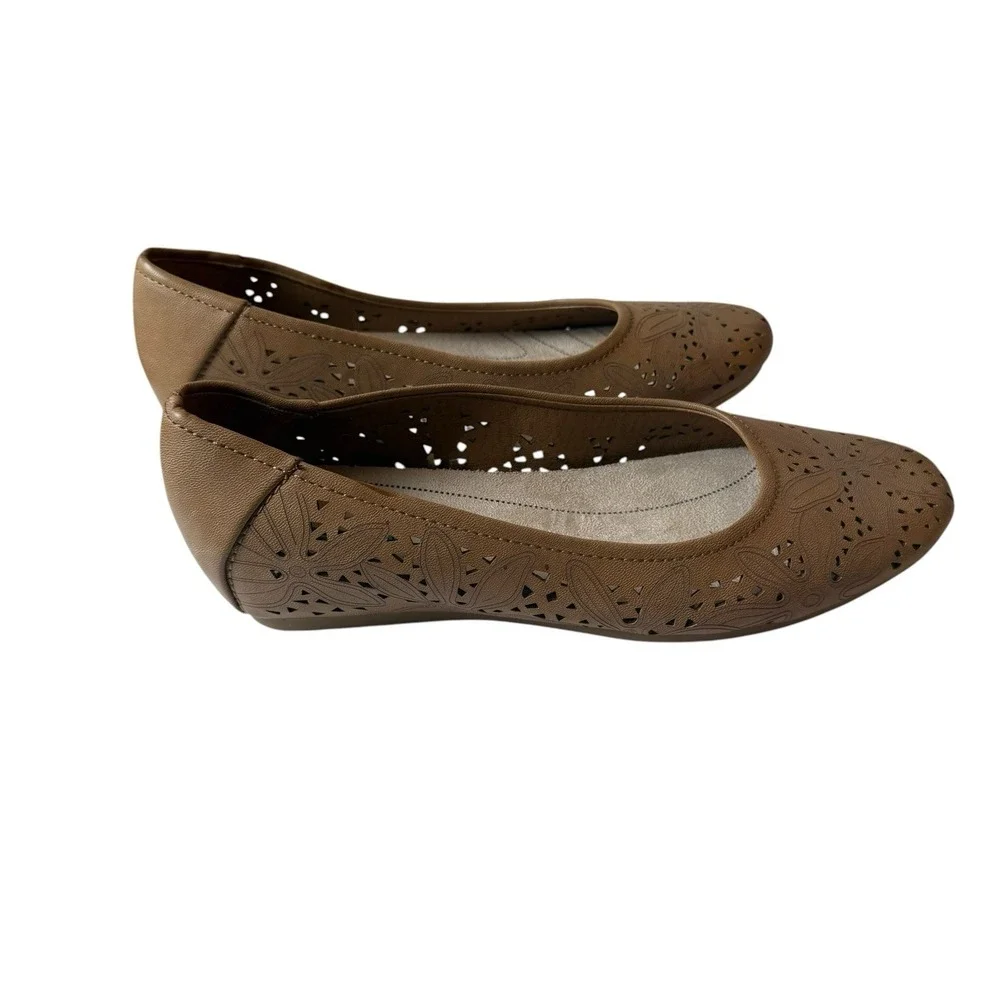 Baretraps Womens Mariah Almond Toe Slip-On Flats Size 8.5 Neutral Memory Foam