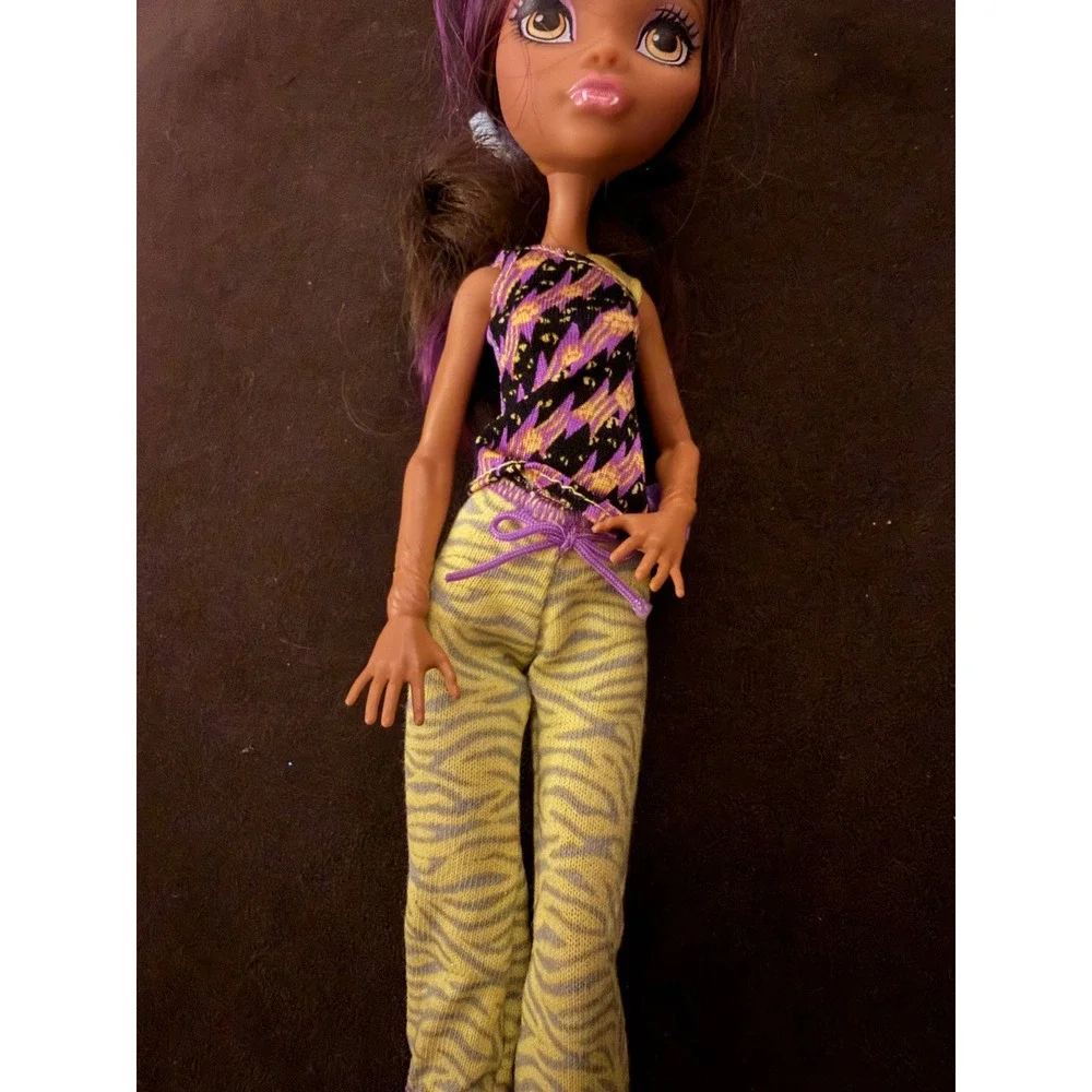Monster High Clawdeen Wolf - Monster Family -  Doll‎ Purple Hair Pajamas Mattel