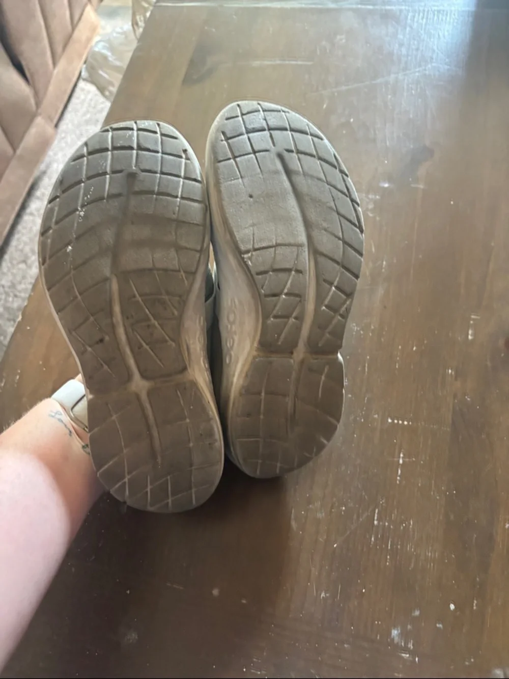 OOFOS Women's oomg eezz  recovery slide ons in Gray with Lime Accents