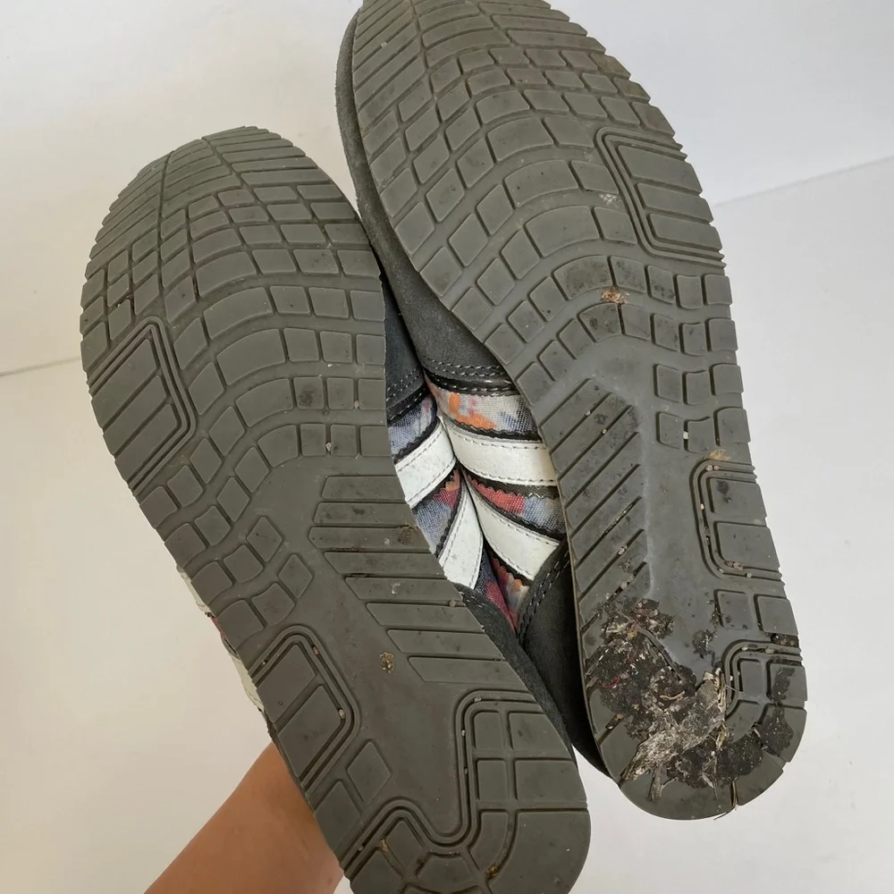 Floral Suede Lace-Up Sneakers EUC 5.5 trainers flowers gray athletic