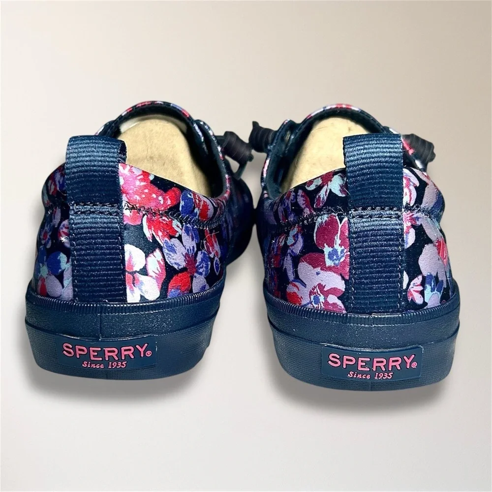 Sperry Crest Vibe 9.5 Floral Canvas Sneakers Pink Blue‎ Lace Up Casual STS87000