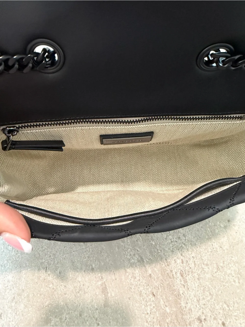 Tory Burch Willa Shoulder Bag - Matte Black