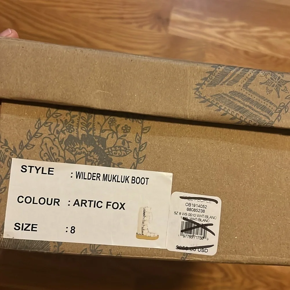 Free People Wilder Mukluk Shearling Boot Size 8 NIB