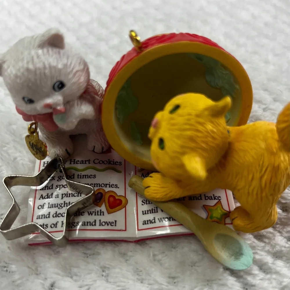 Heirloom Collection Merry Mischief Makers‎ Kitten #10 in Series