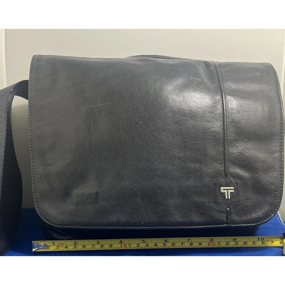 TUMI 6923D Bryce Black Leather Messenger Bag Crossbody Shoulder Flap Pouch