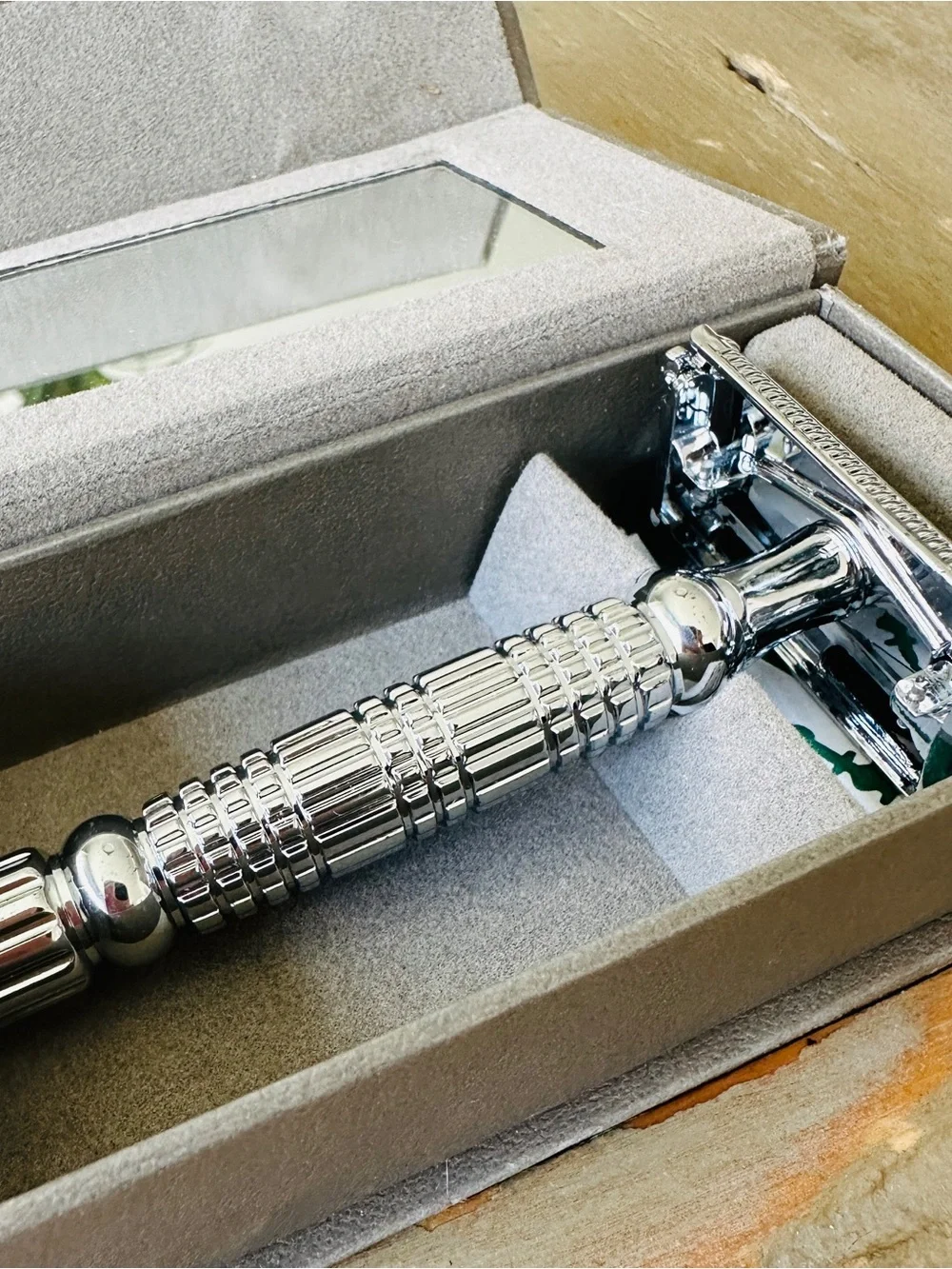 Viking’s Blade Classic Double-Edge Safety Razor - Chrome Finish (Silver)