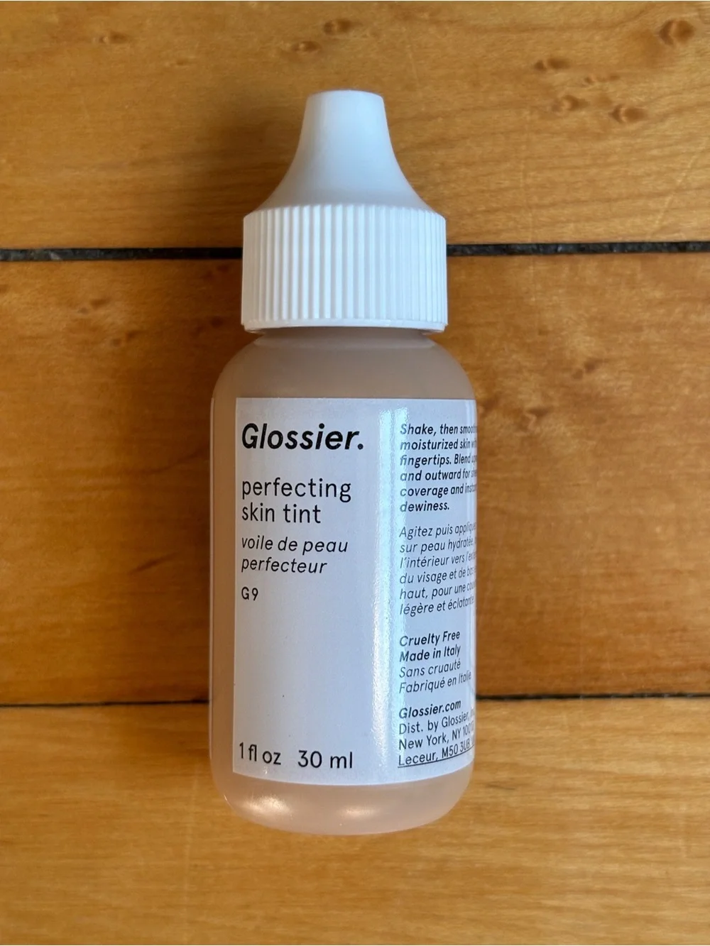 NIB Glossier Perfecting Skin Tint for Dewy Sheer Coverage in G9 - Medium Warm