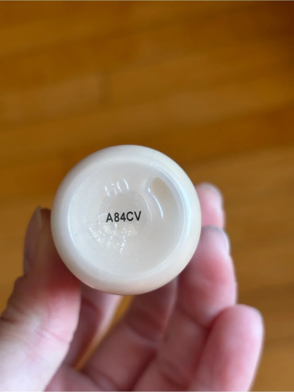 NIB Glossier Perfecting Skin Tint for Dewy Sheer Coverage in G9 - Medium Warm