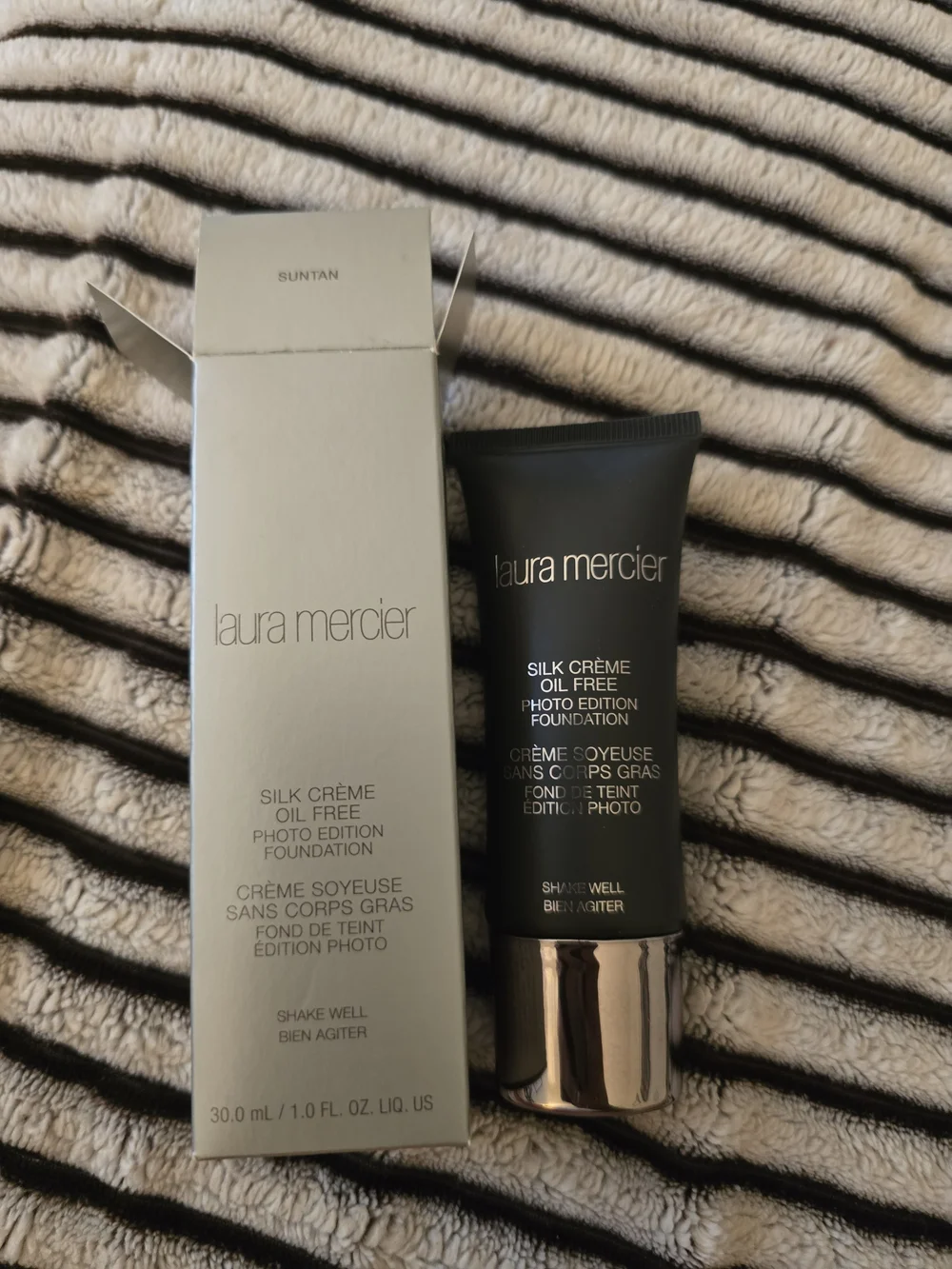 BNIB Laura Mercier Silk Crème Oil-Free Photo Edition Foundation - Suntan (30mL)