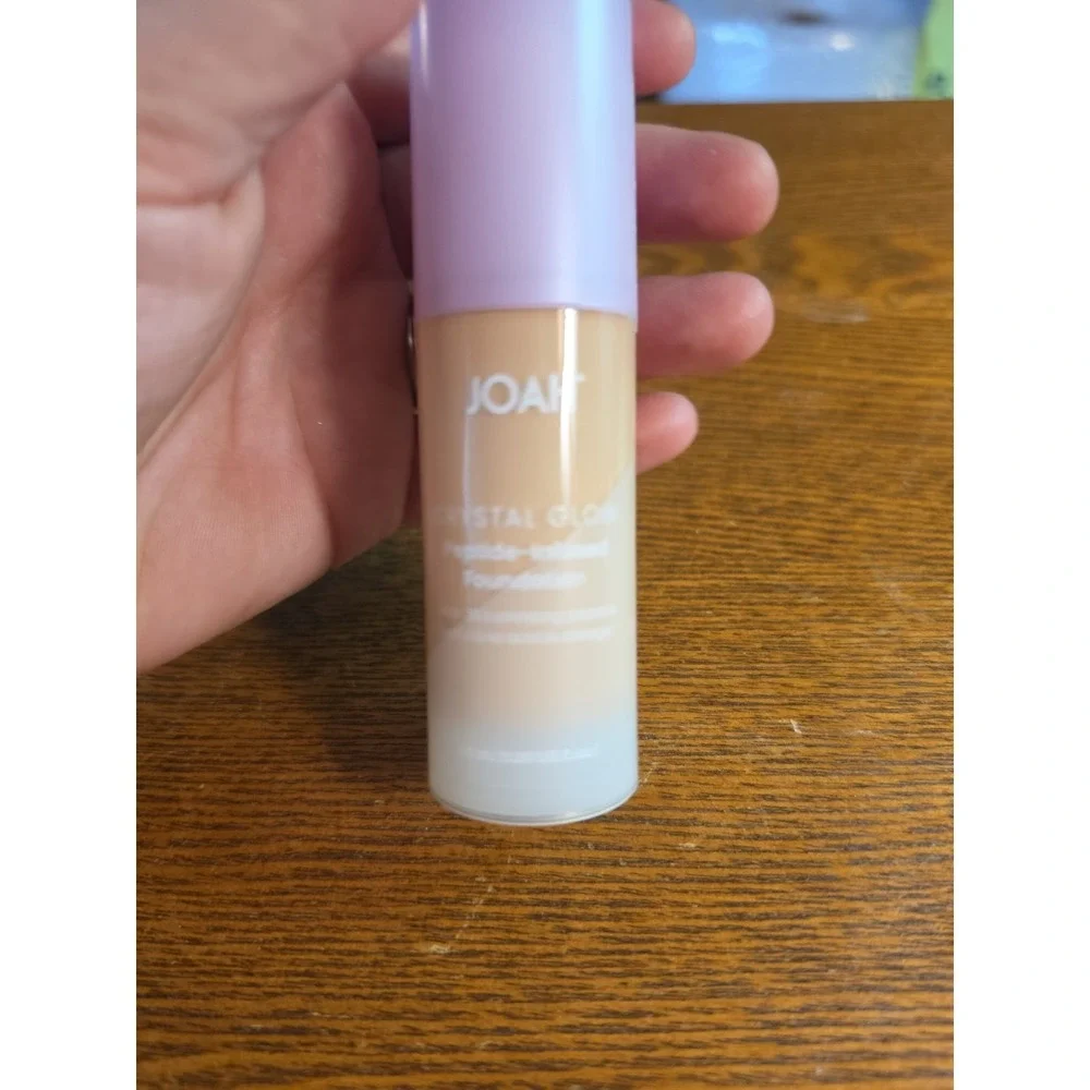 JOAH Crystal‎ Glow Peptide-Infused Foundation LN050 Light to Medium With Neutral