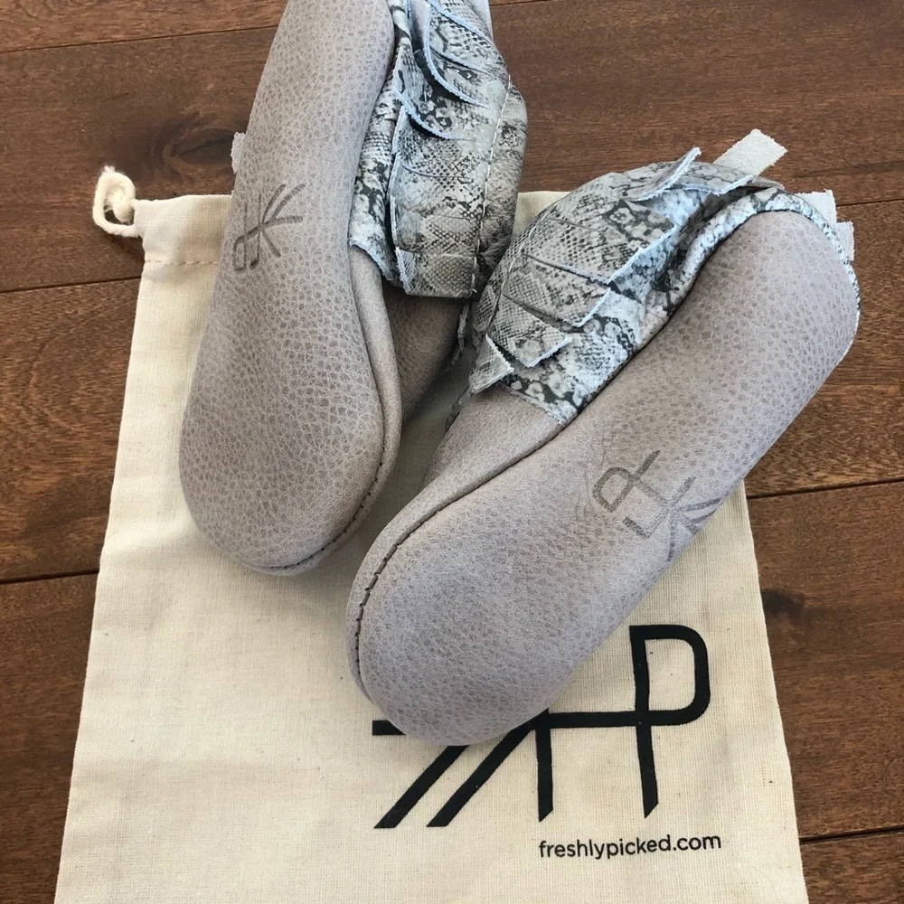 NWT Freshly Picked snakeskin moccasins size 7