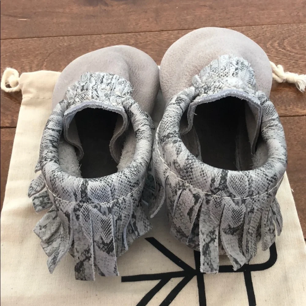 NWT Freshly Picked snakeskin moccasins size 7