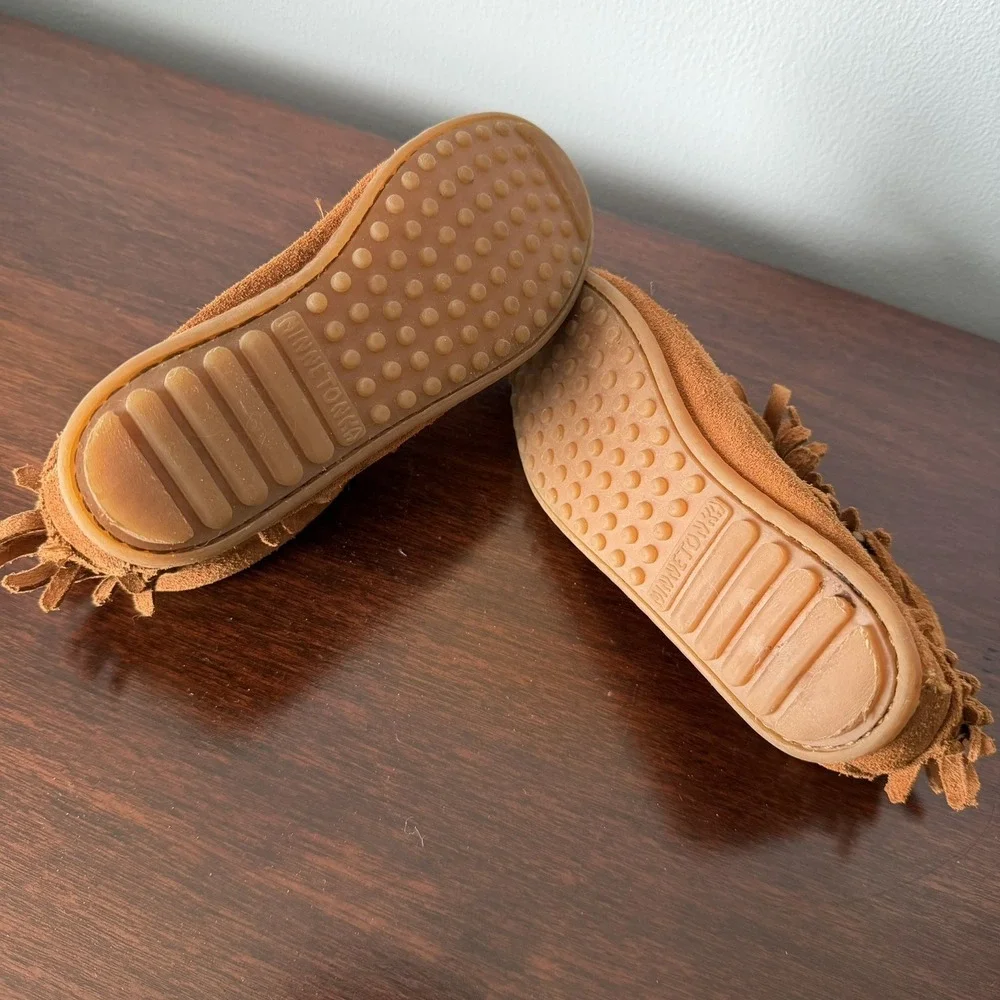 Minnetonka Kids Unisex Suede Leather Ankle Double Fringe Moccasins Shoes Size 1