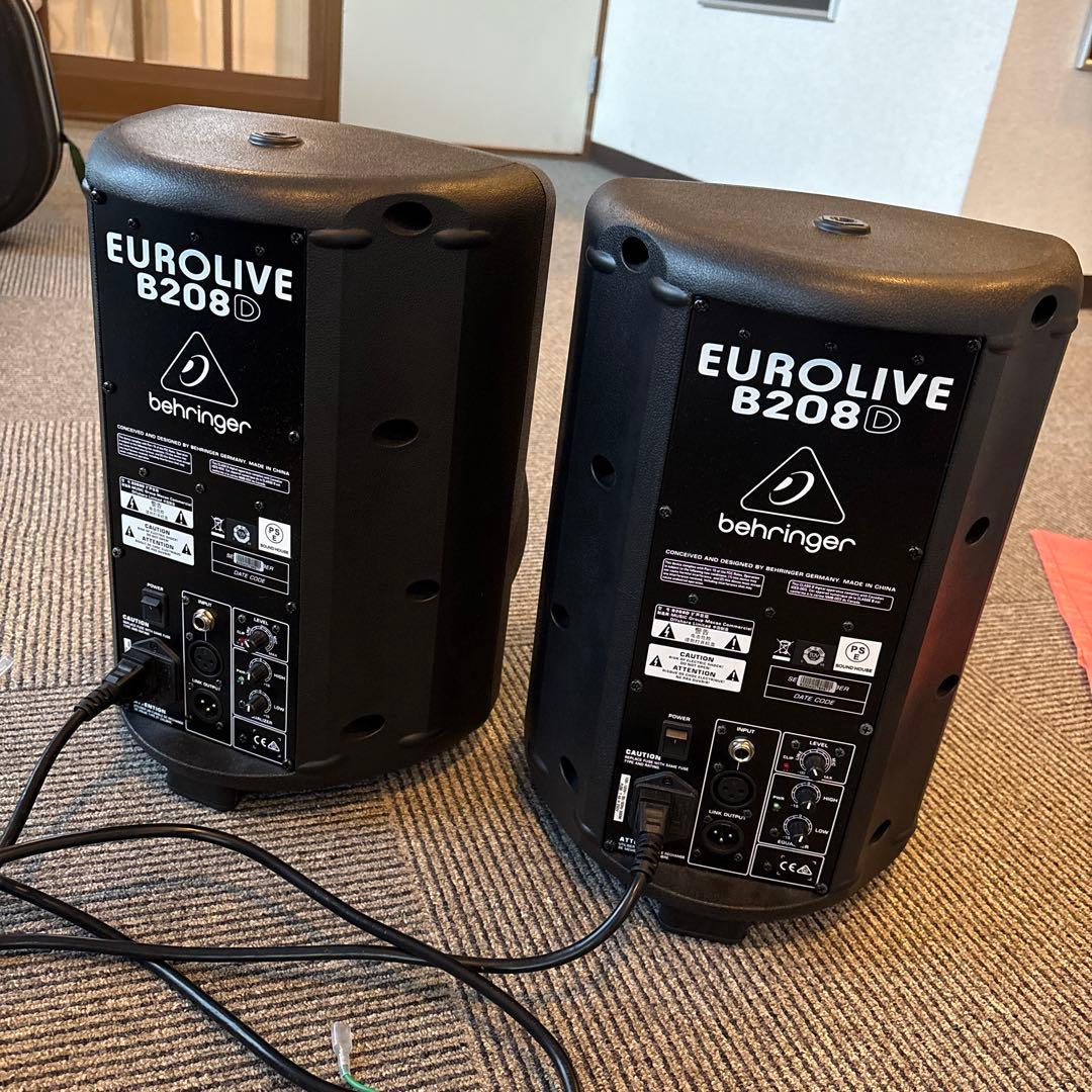 BEHRINGER EUROLIVE B208D Powered Speaker Set of 2