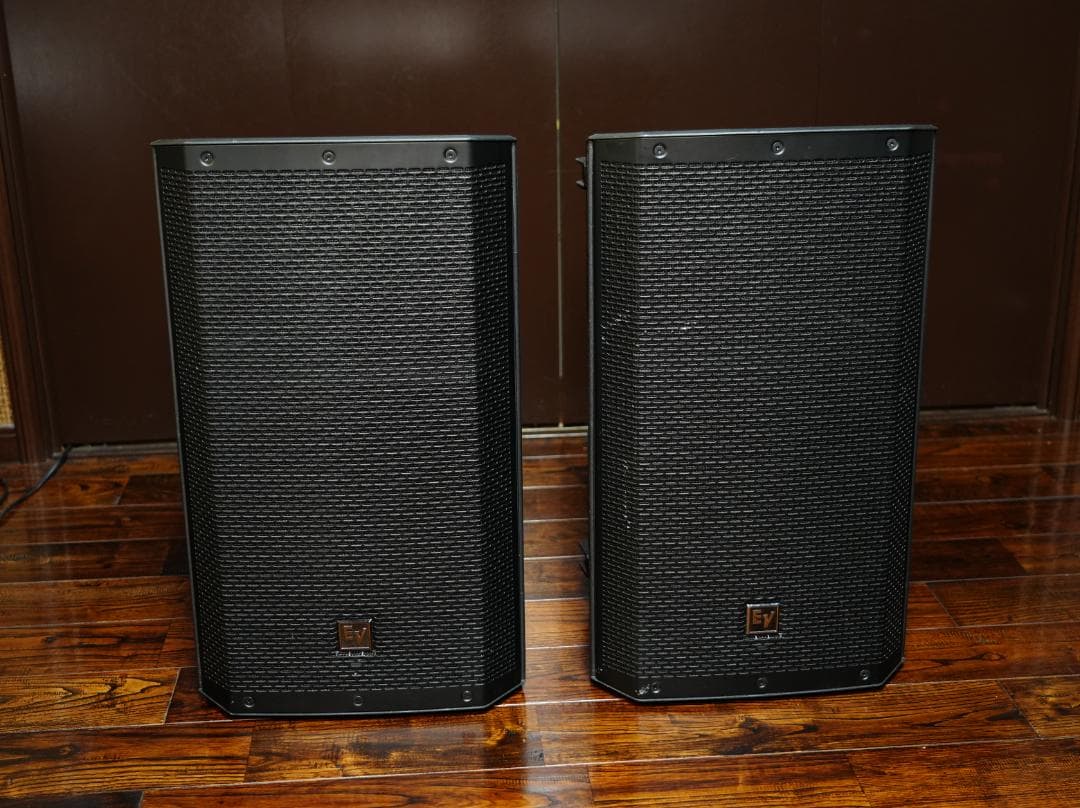 Electro-Voice ZLX-12P (2 units) with dedicated covers