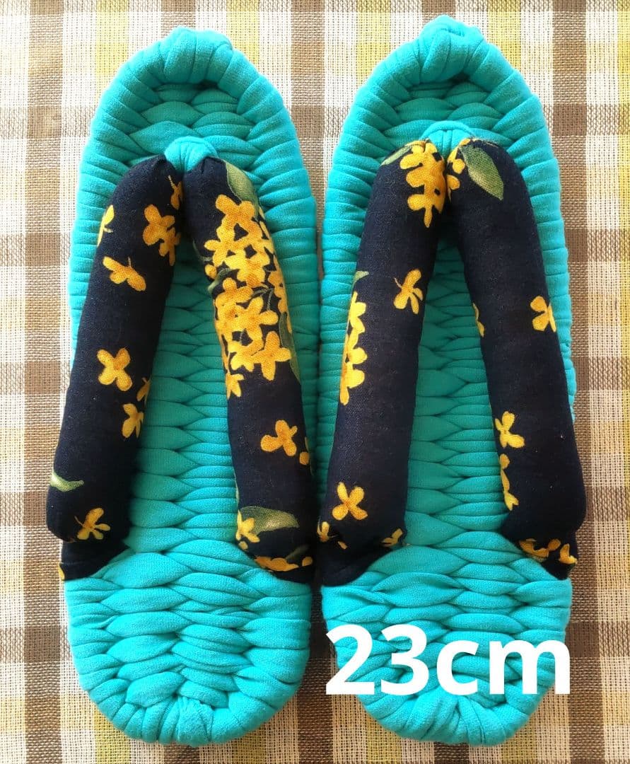 Women's Fabric Zori Sandals - Turquoise & Floral Pattern