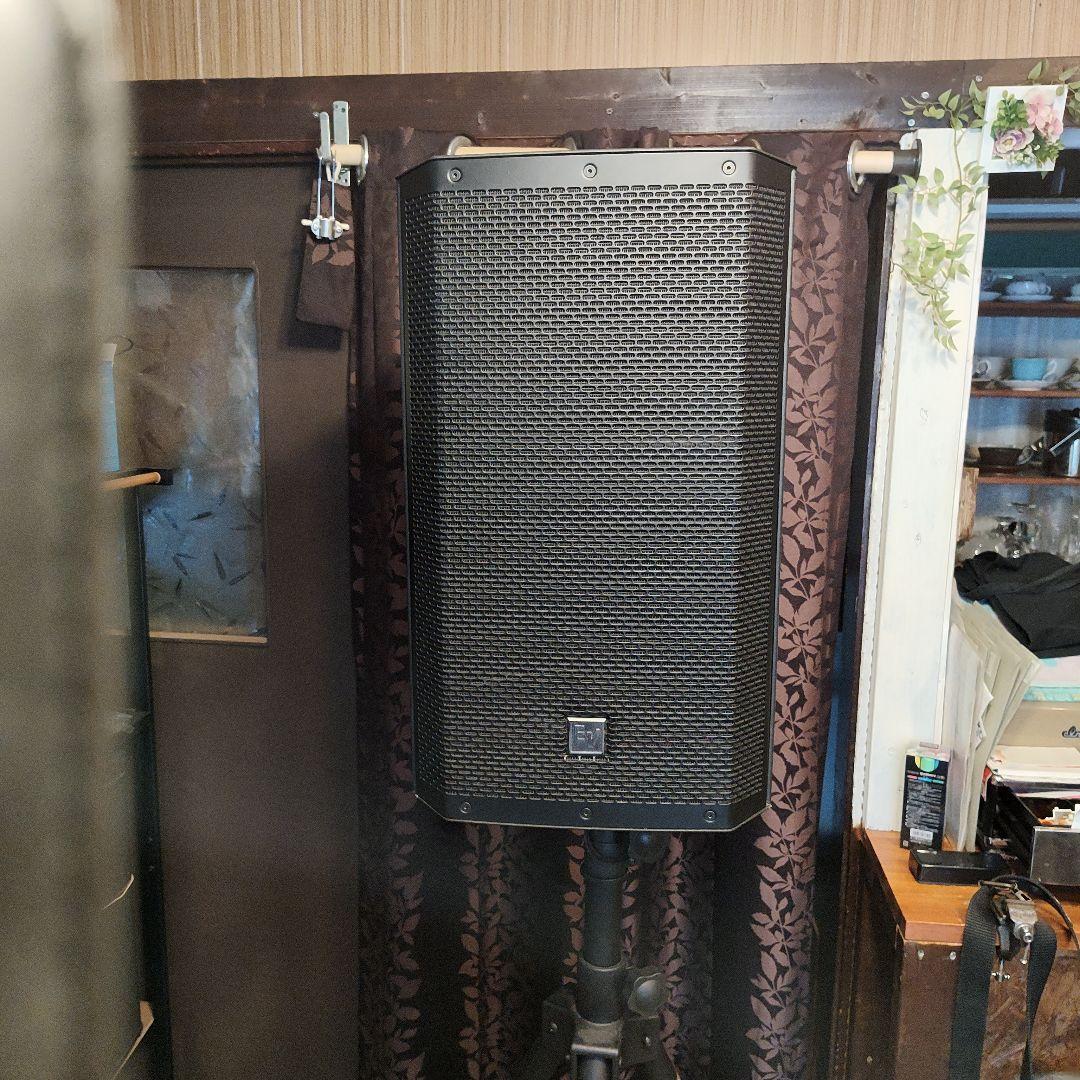 Electro-Voice ZLX12P Powered Speaker Used Item with Microphone and Tripod