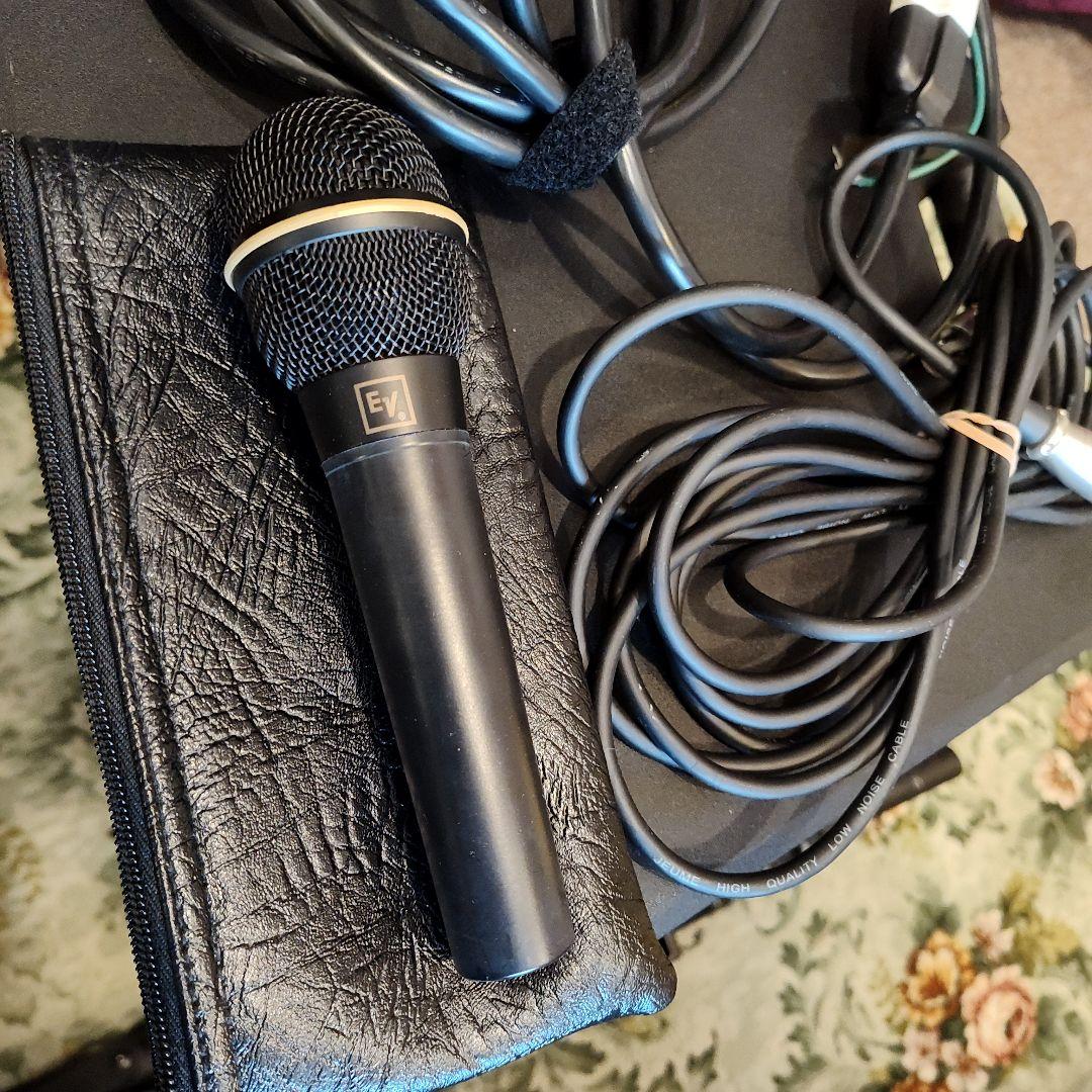 Electro-Voice ZLX12P Powered Speaker Used Item with Microphone and Tripod
