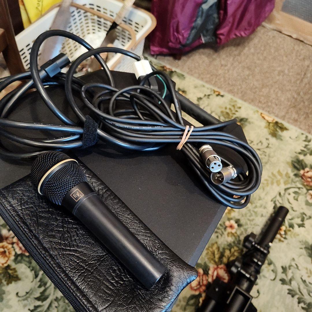 Electro-Voice ZLX12P Powered Speaker Used Item with Microphone and Tripod