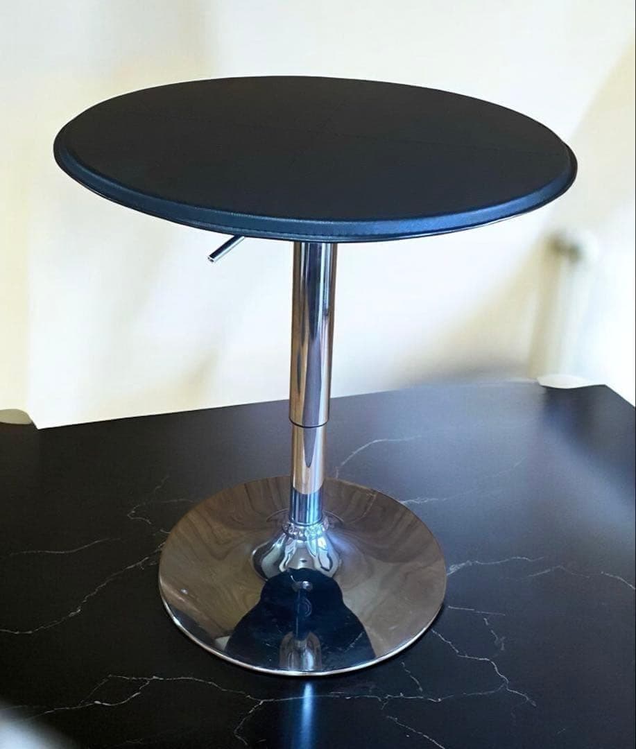 Bargain auction listing ★ Simple and sophisticated design bar table, height adjustable